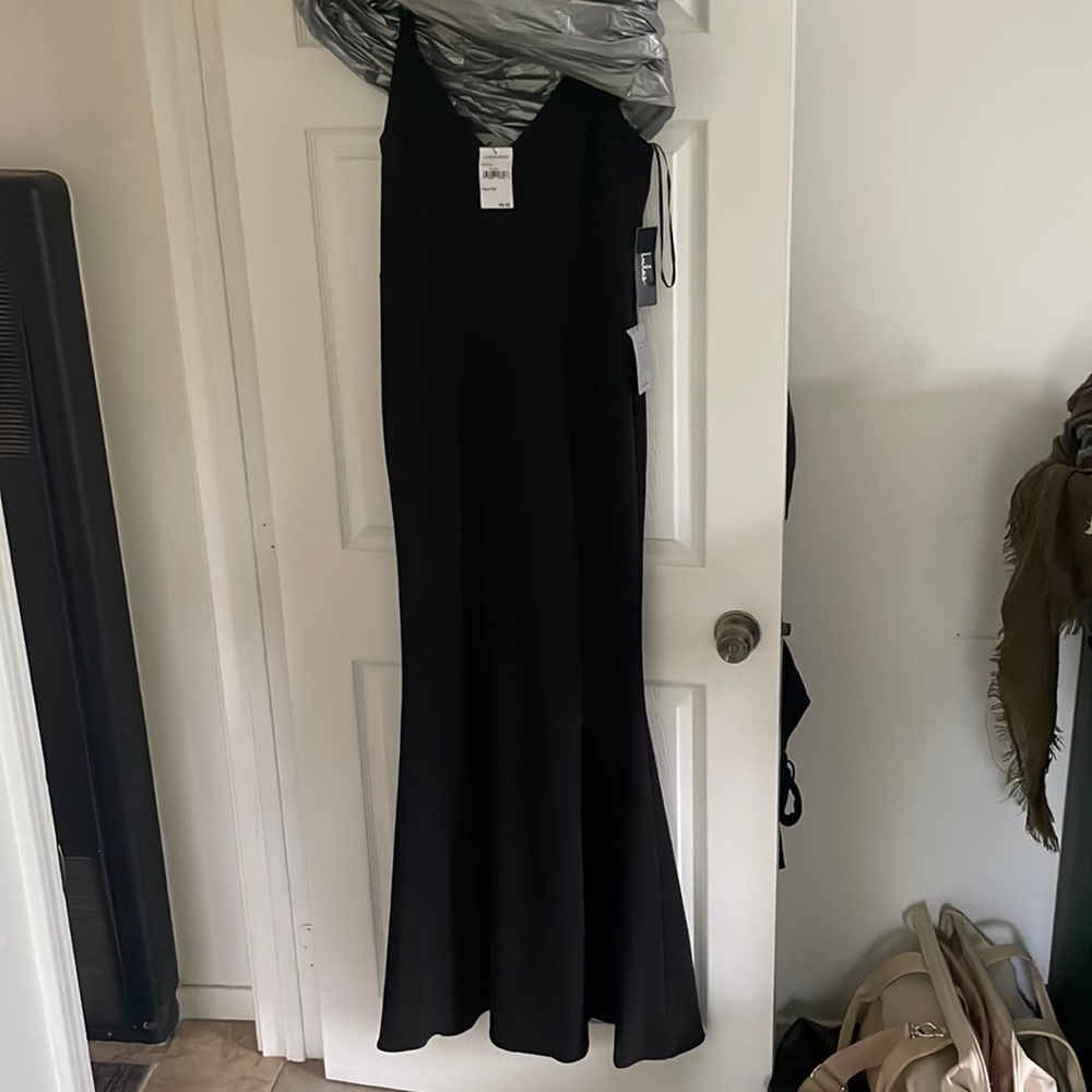 Lulus black gown